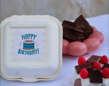 Cake scented candle