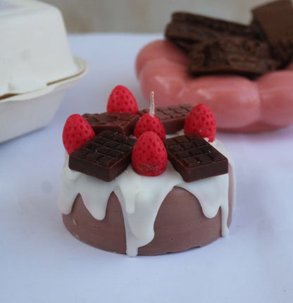 Cake scented candle