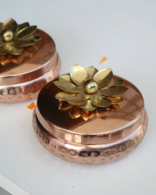 Hammered urli Scented Candle with lid( 5 inches diameter)